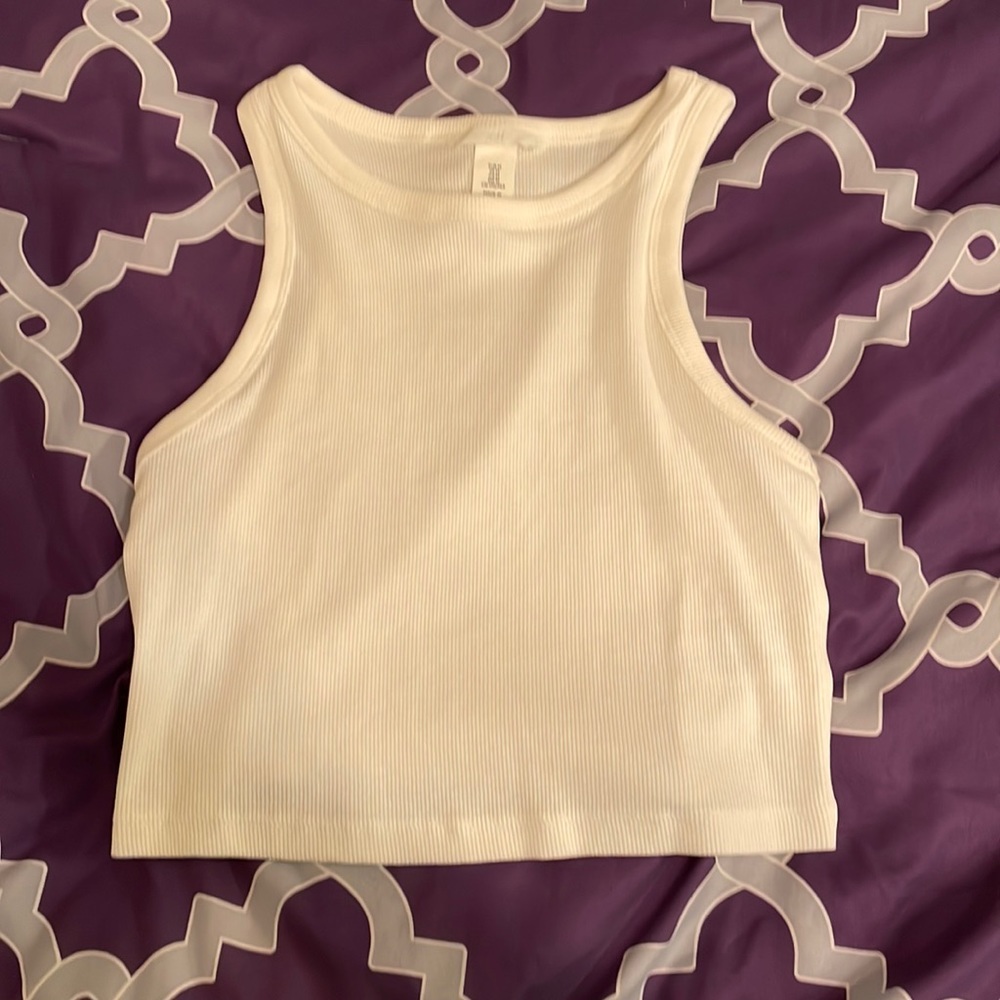 Cropped tank top, size medium, soft and stretchy